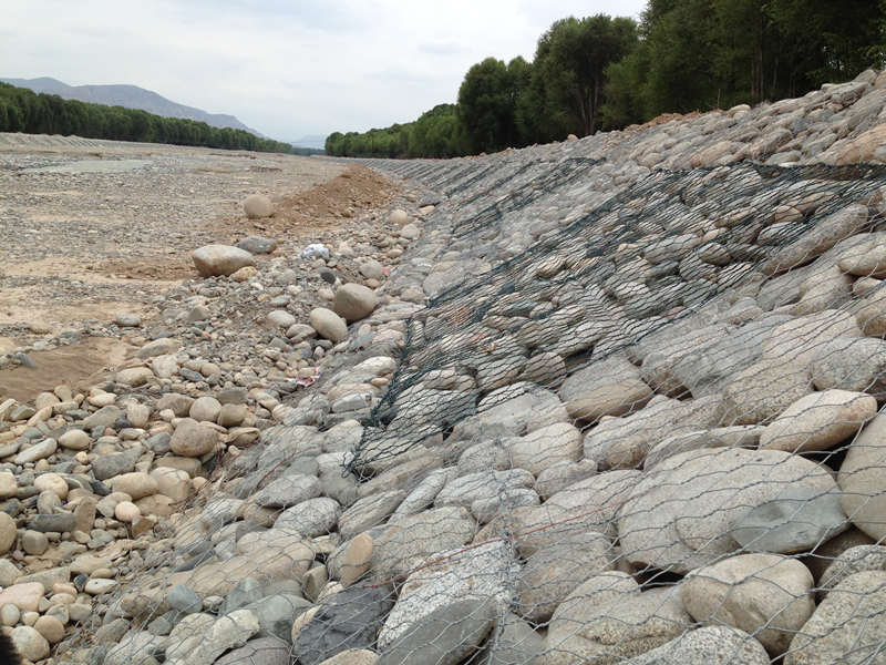 石笼格宾护垫河道治理