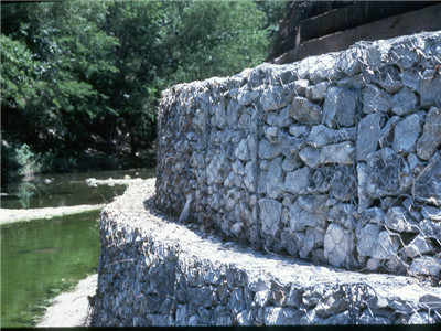 石笼挡土墙