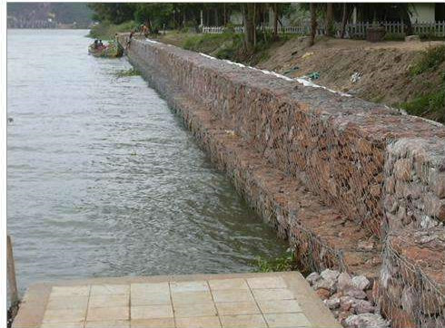 河道铅丝石笼护岸应用