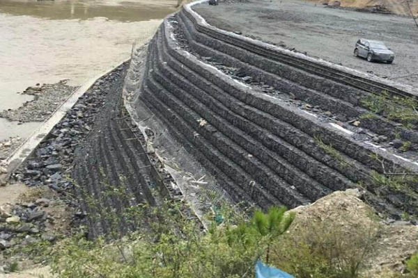 石笼挡墙护堤