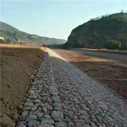 石笼网垫护堤